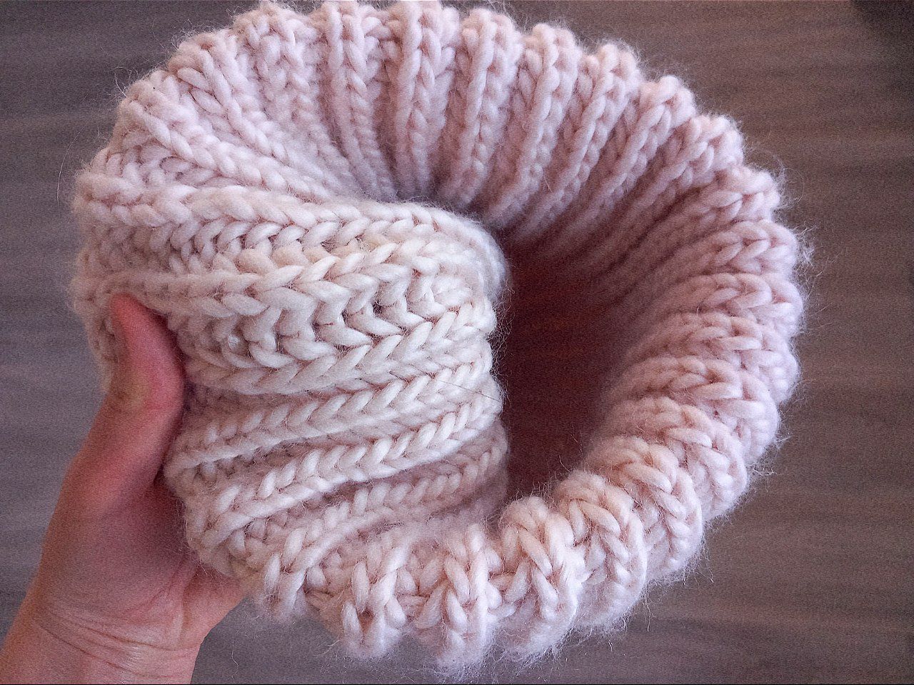 Chunky beige combo scarf/hat