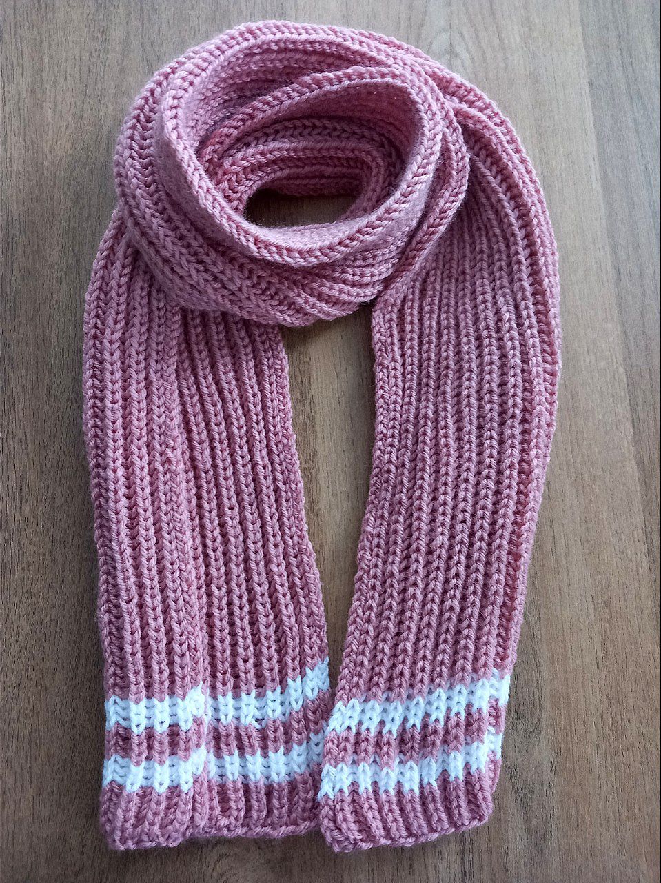 Rose/ white scarf and hat